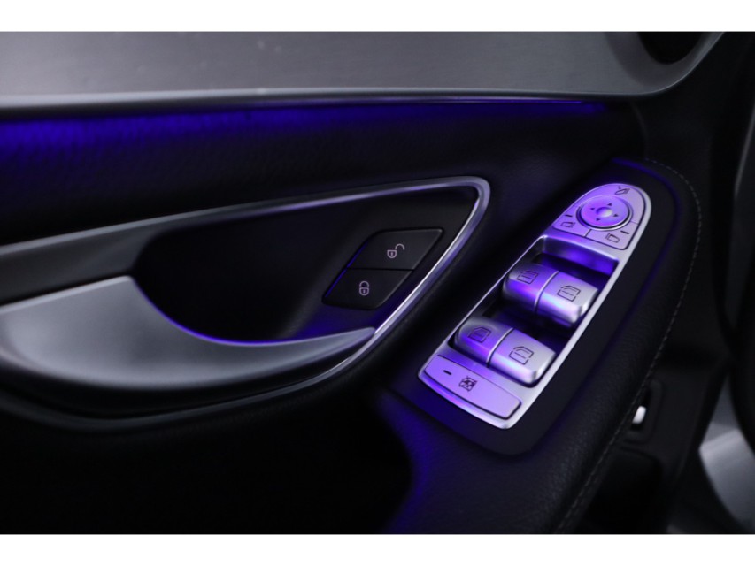 
Mercedes-Benz C-Klasse 180 Premium Pack vol									