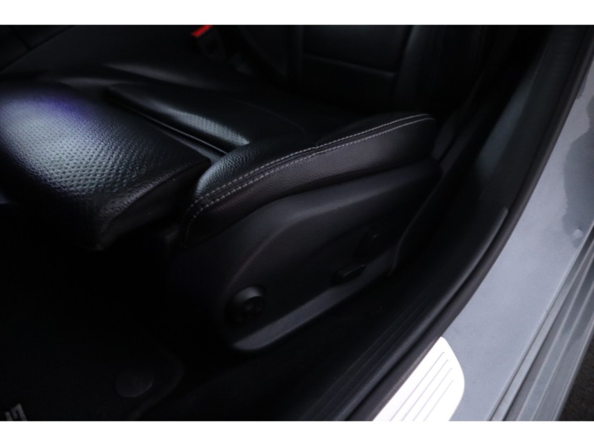 
Mercedes-Benz C-Klasse 180 Premium Pack vol									