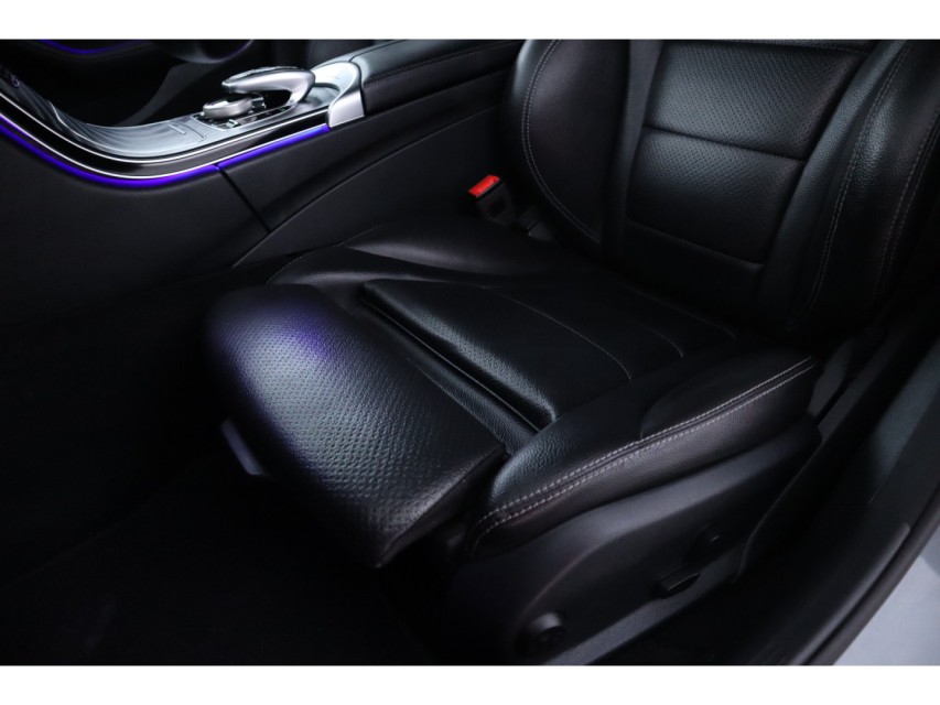 
Mercedes-Benz C-Klasse 180 Premium Pack vol									