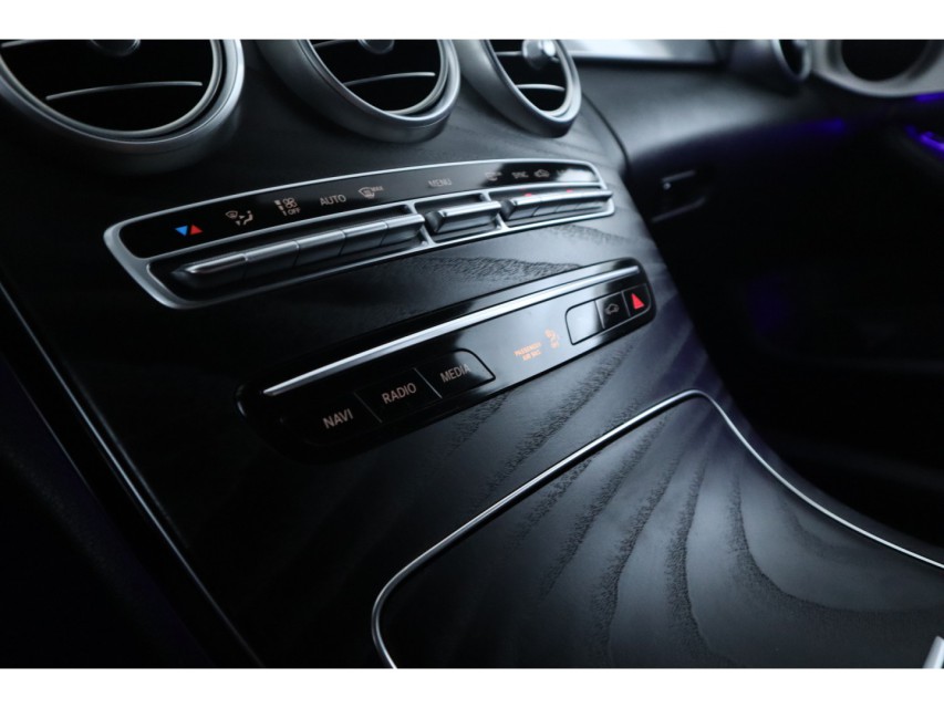 
Mercedes-Benz C-Klasse 180 Premium Pack vol									