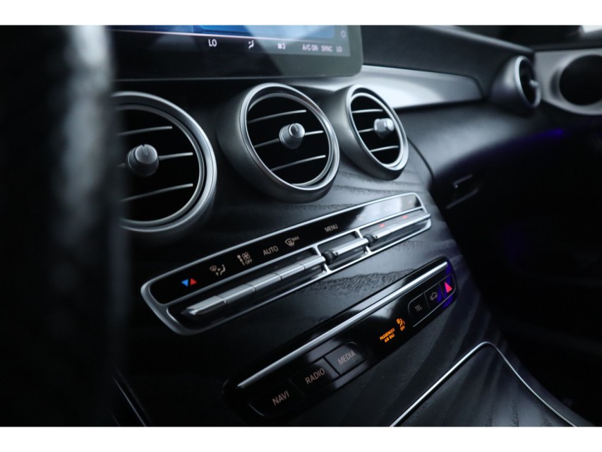 
Mercedes-Benz C-Klasse 180 Premium Pack vol									