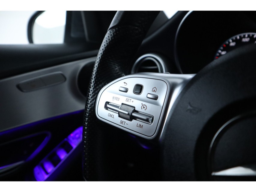 
Mercedes-Benz C-Klasse 180 Premium Pack vol									