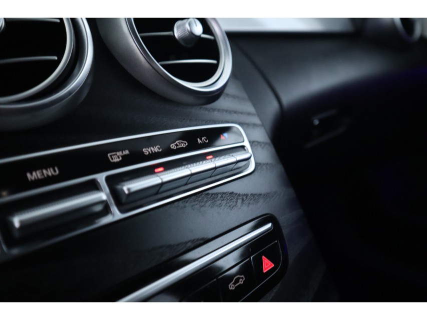 
Mercedes-Benz C-Klasse 180 Premium Pack vol									