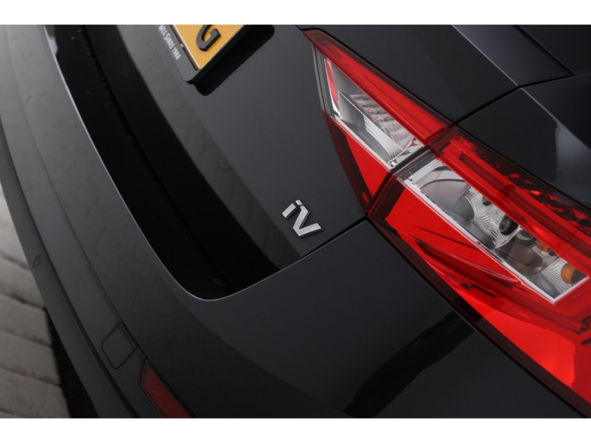 
Škoda Superb Combi 1.4 TSI iV Business Edition Plus vol									