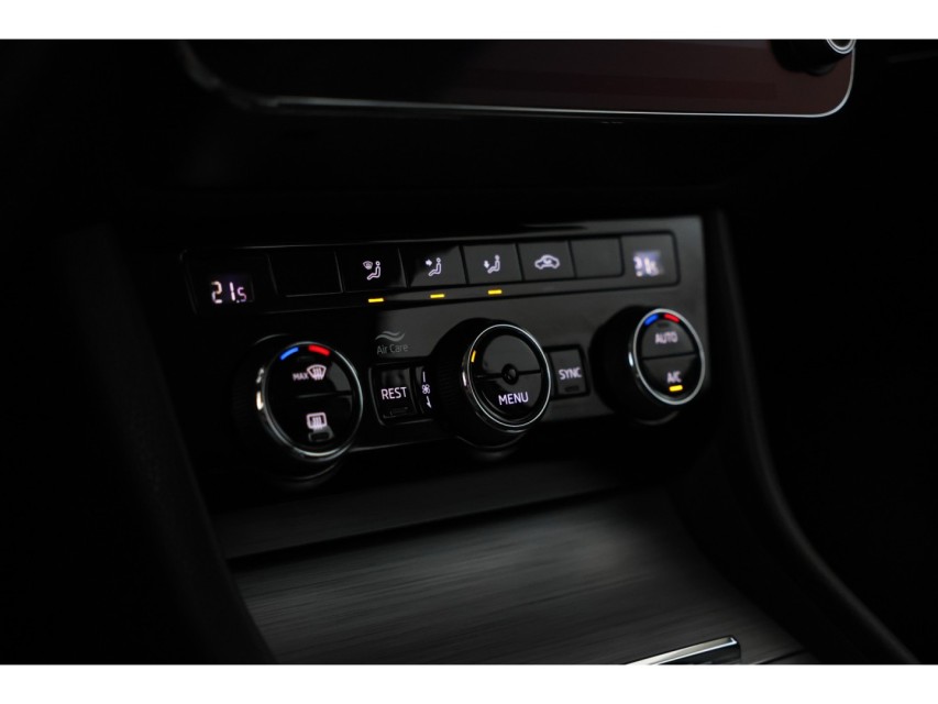 
Škoda Superb Combi 1.4 TSI iV Business Edition Plus vol									