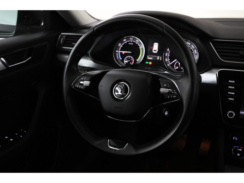 
Škoda Superb Combi 1.4 TSI iV Business Edition Plus vol									