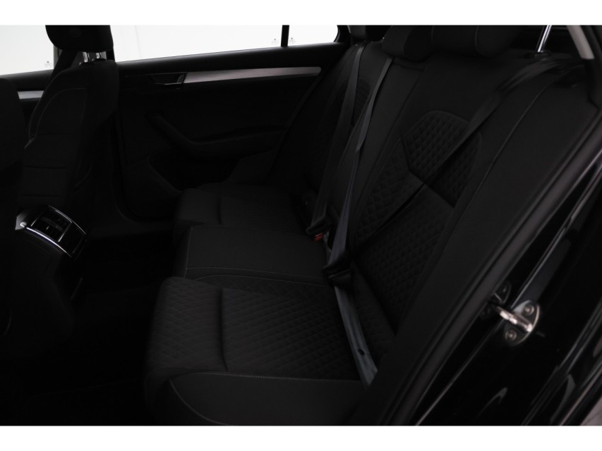 
Škoda Superb Combi 1.4 TSI iV Business Edition Plus vol									