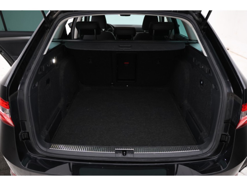 
Škoda Superb Combi 2.0 TDI Business Edition vol									