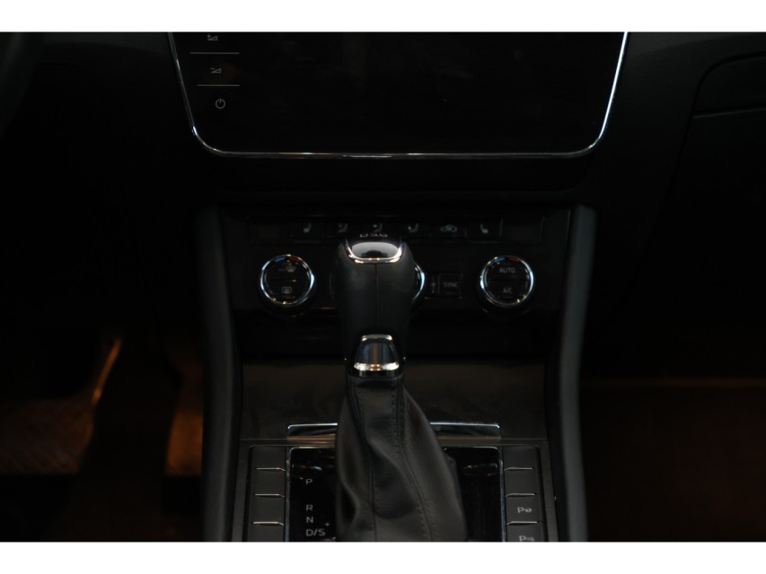 
Škoda Superb Combi 2.0 TDI Business Edition vol									