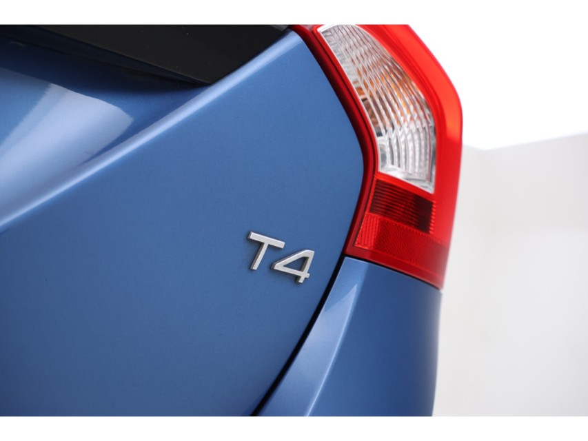
								Volvo V60 2.0 T4 R-Design vol									