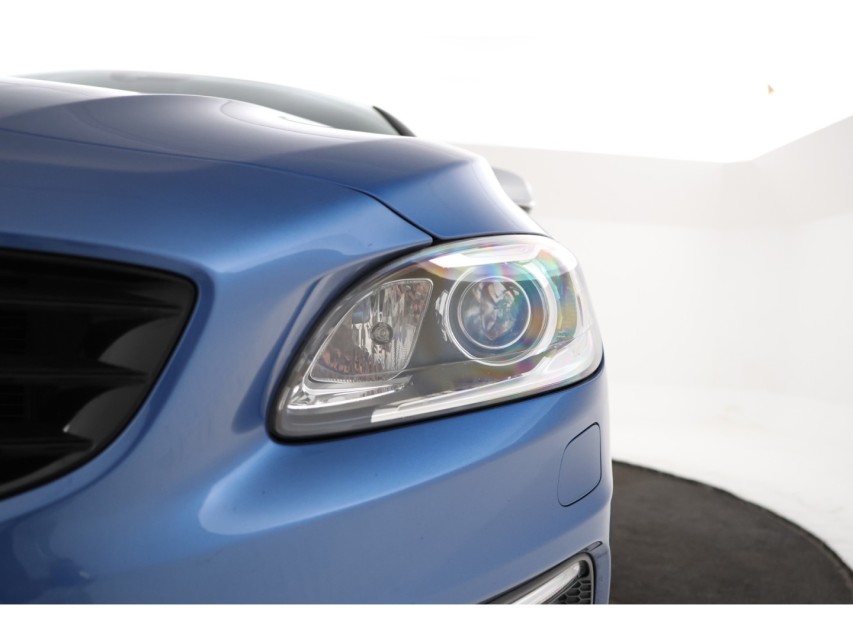 
								Volvo V60 2.0 T4 R-Design vol									