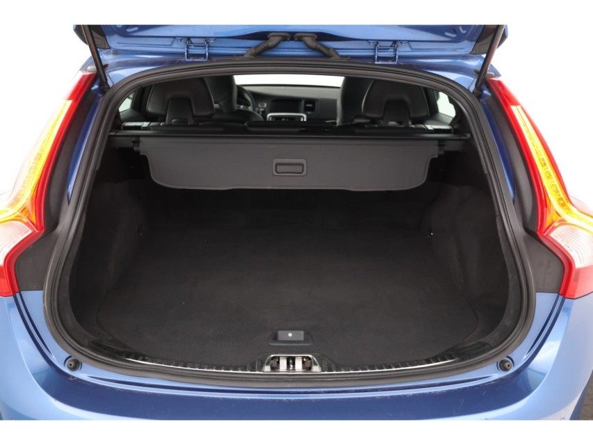 
								Volvo V60 2.0 T4 R-Design vol									