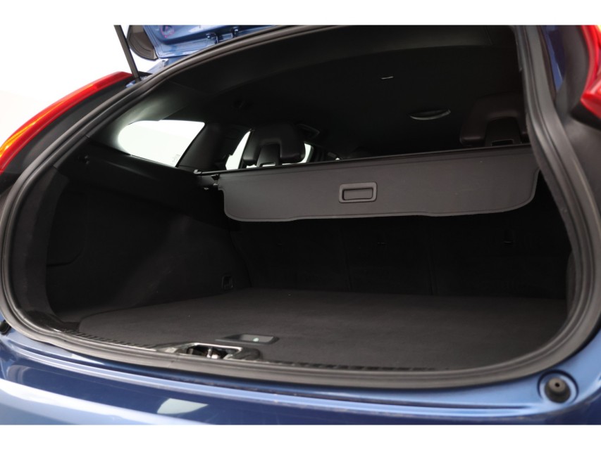 
								Volvo V60 2.0 T4 R-Design vol									