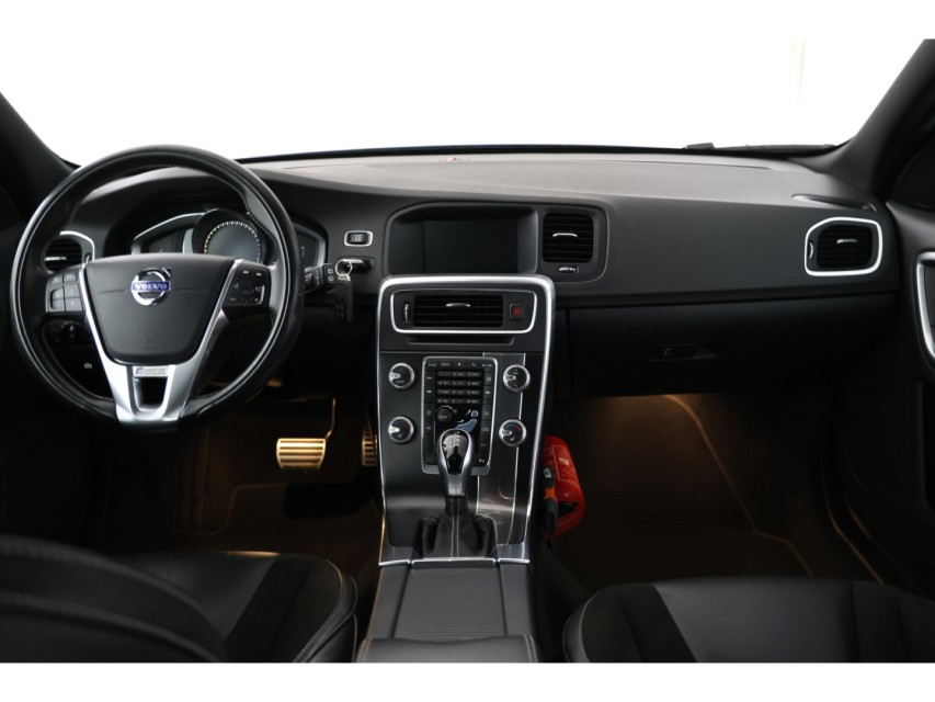 
								Volvo V60 2.0 T4 R-Design vol									