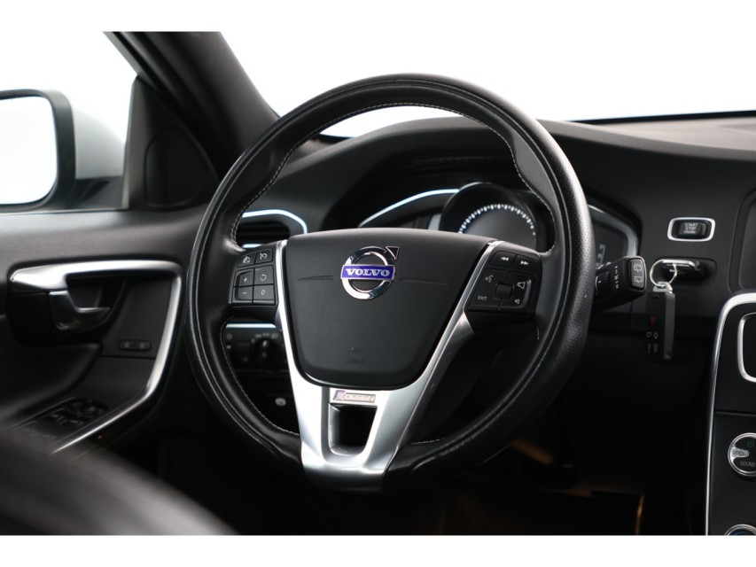 
								Volvo V60 2.0 T4 R-Design vol									