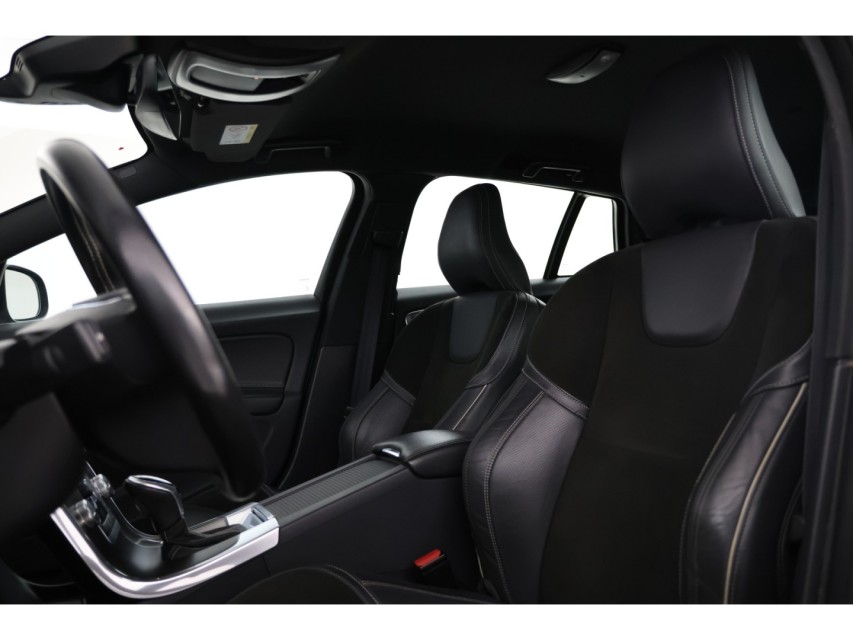 
								Volvo V60 2.0 T4 R-Design vol									