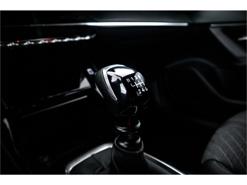
								Peugeot 2008 1.2 PureTech 100 Allure vol									