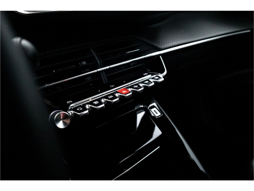 
								Peugeot 2008 1.2 PureTech 100 Allure vol									