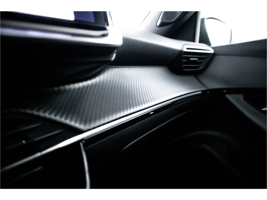 
								Peugeot 2008 1.2 PureTech 100 Allure vol									