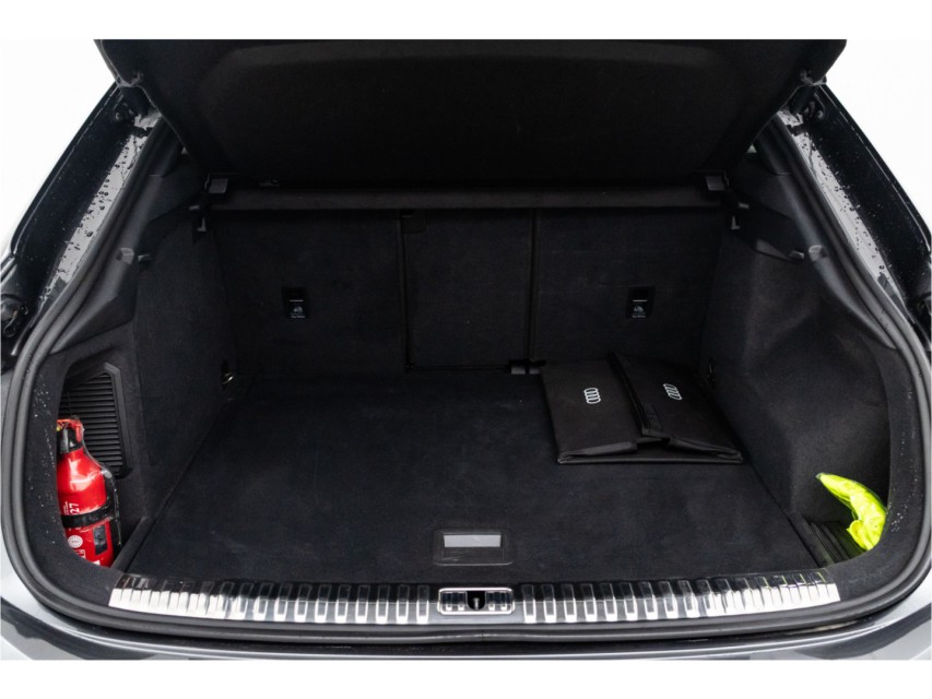 
Audi Q3 Sportback 45 TFSI e S Line vol									