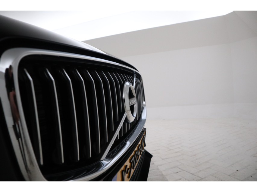 
Volvo XC60 2.0 Recharge T6 AWD Inscription Expression vol									