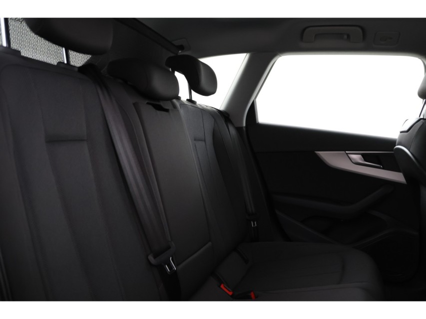 
Audi A4 Avant 35 TDI Pro Line vol									