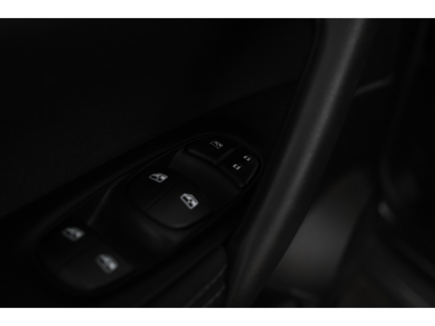 
Nissan QASHQAI 1.2 N-Vision vol									