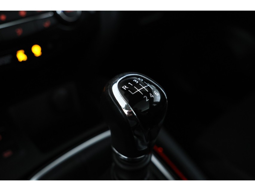 
Nissan QASHQAI 1.2 N-Vision vol									