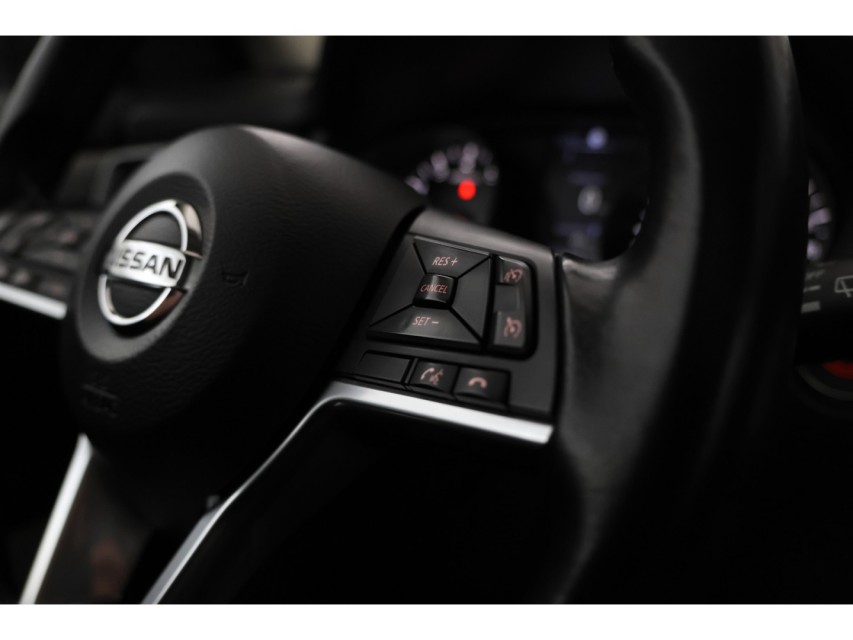 
Nissan QASHQAI 1.2 N-Vision vol									