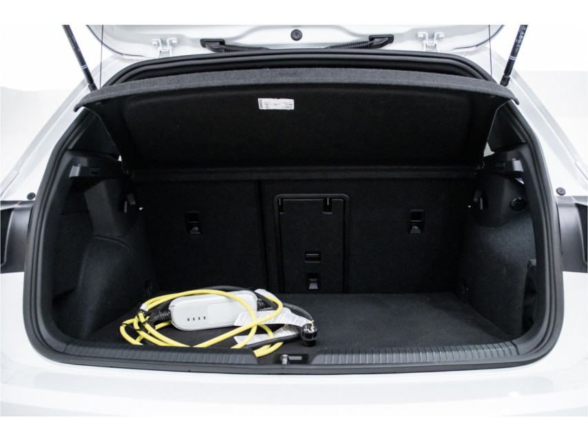 
								Volkswagen Golf 1.4 eHybrid GTE vol									