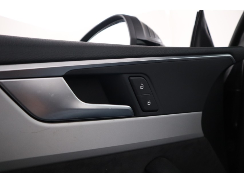 
Audi A5 Cabriolet 40 TFSI Pro Line – vol									