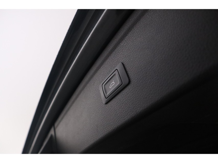 
Audi Q5 50 TFSI e quattro S edition vol									