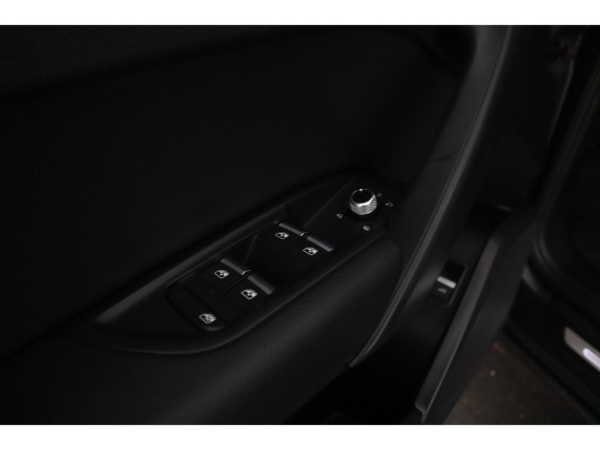 
Audi Q5 50 TFSI e quattro S edition vol									