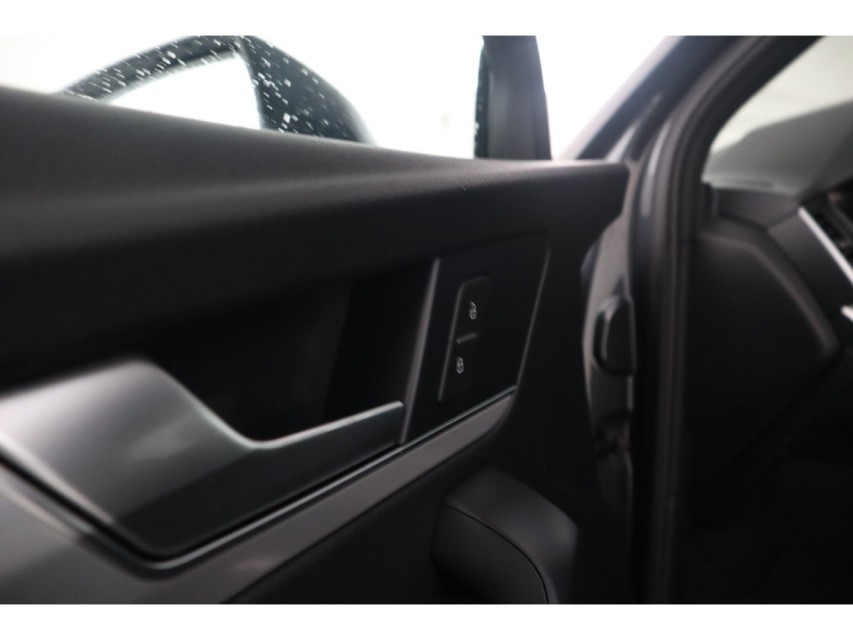 
Audi Q5 50 TFSI e quattro S edition vol									