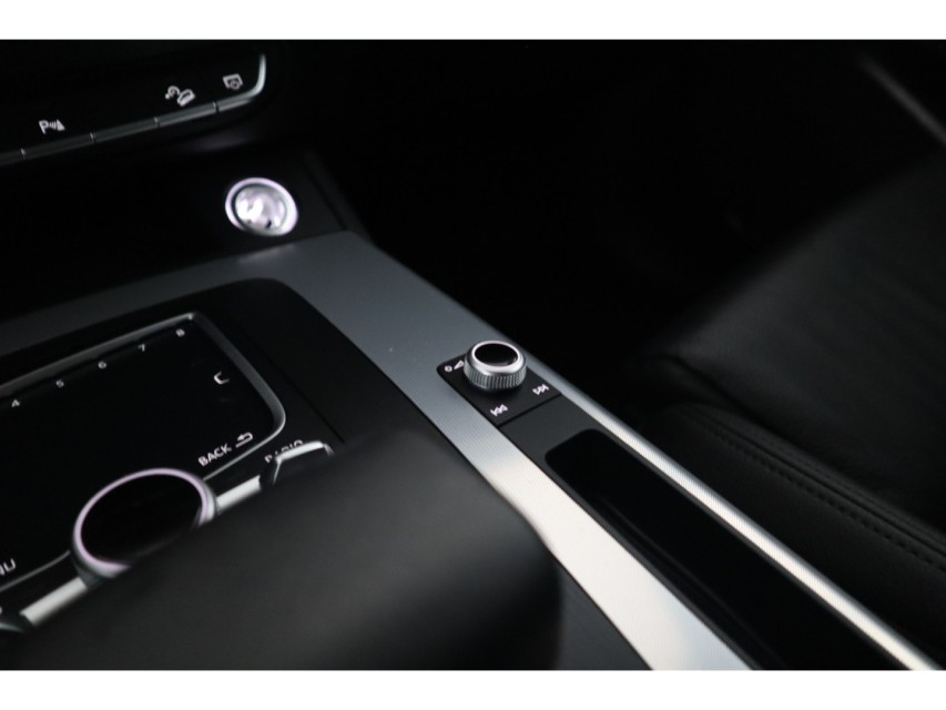 
Audi Q5 50 TFSI e quattro S edition vol									