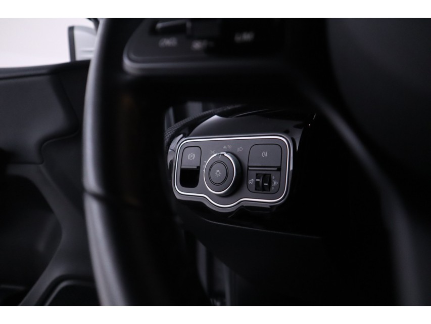 
								Mercedes-Benz A-Klasse 160 Business Solution vol									