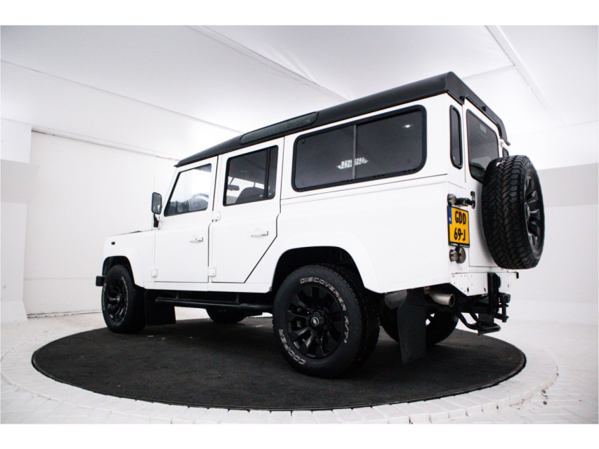 
								Land Rover Defender 2.4 TD 110 SW S vol									