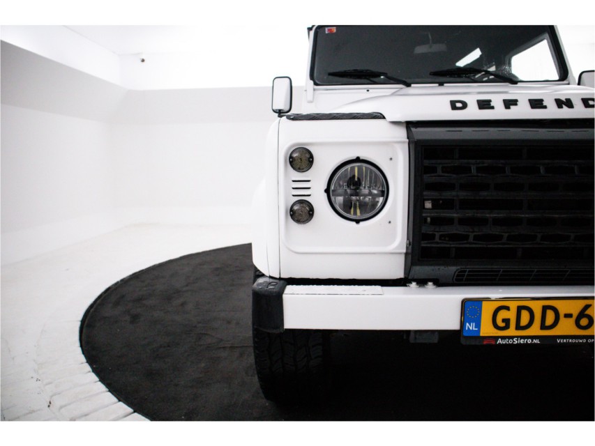 
								Land Rover Defender 2.4 TD 110 SW S vol									