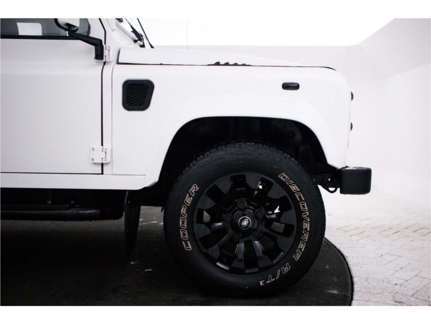 
								Land Rover Defender 2.4 TD 110 SW S vol									