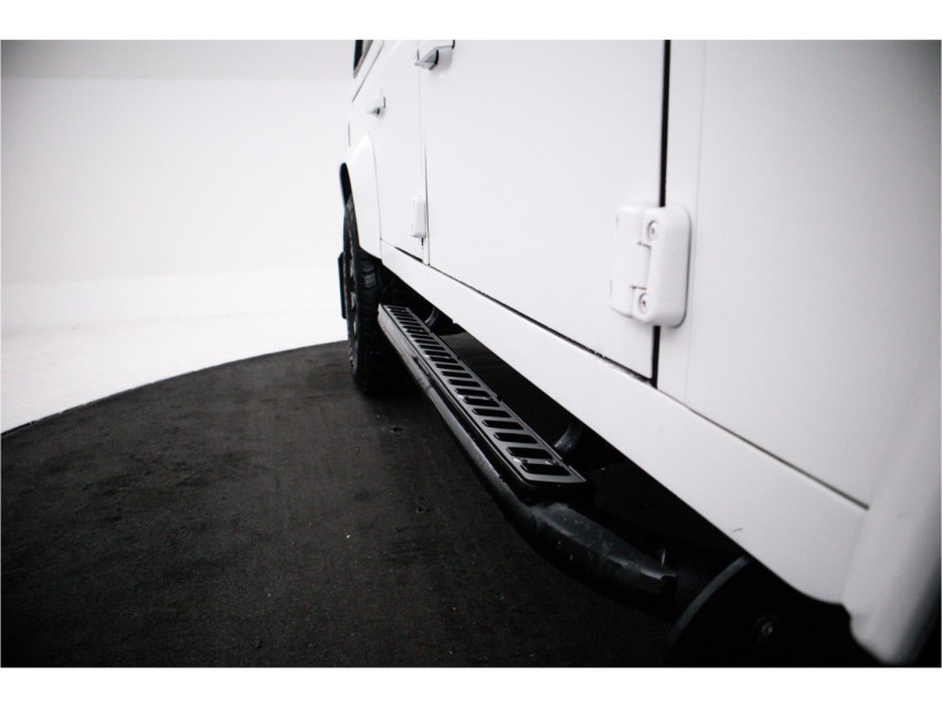 
								Land Rover Defender 2.4 TD 110 SW S vol									