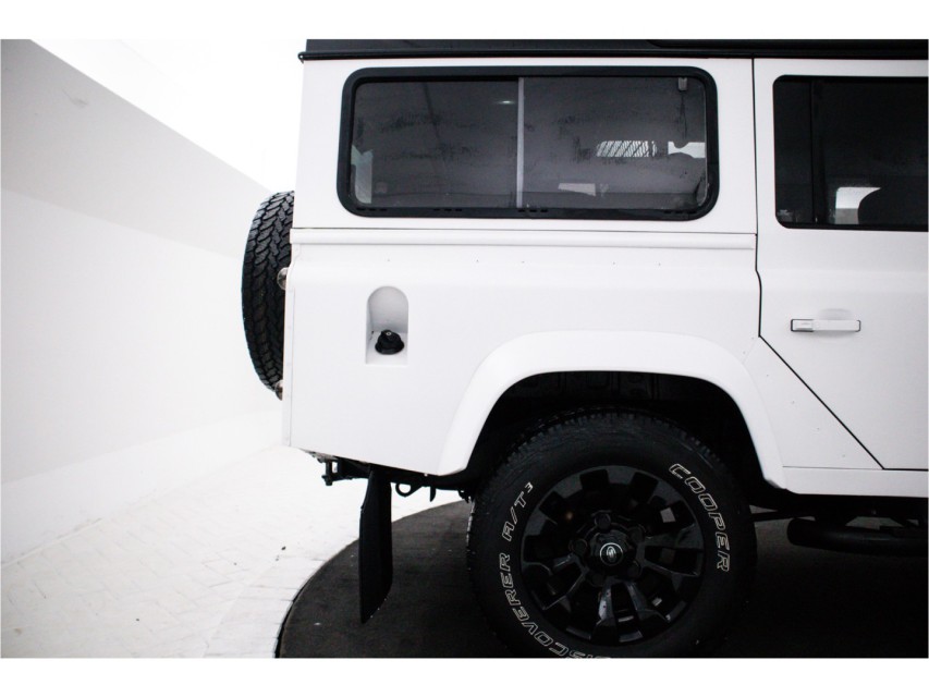 
								Land Rover Defender 2.4 TD 110 SW S vol									