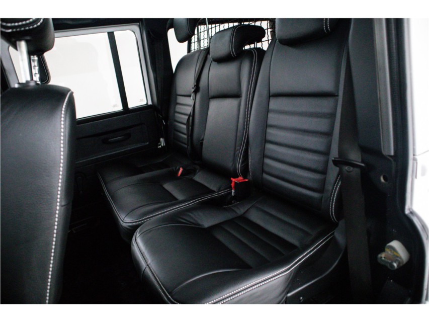 
								Land Rover Defender 2.4 TD 110 SW S vol									