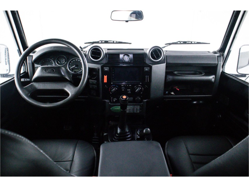 
								Land Rover Defender 2.4 TD 110 SW S vol									