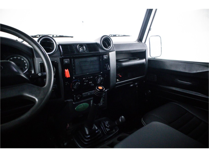 
								Land Rover Defender 2.4 TD 110 SW S vol									