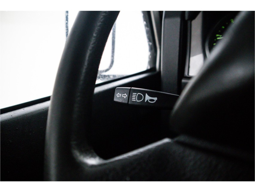 
								Land Rover Defender 2.4 TD 110 SW S vol									