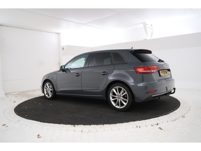 
								Audi A3 Sportback 1.0 TFSI Design Pro Line Plus vol									