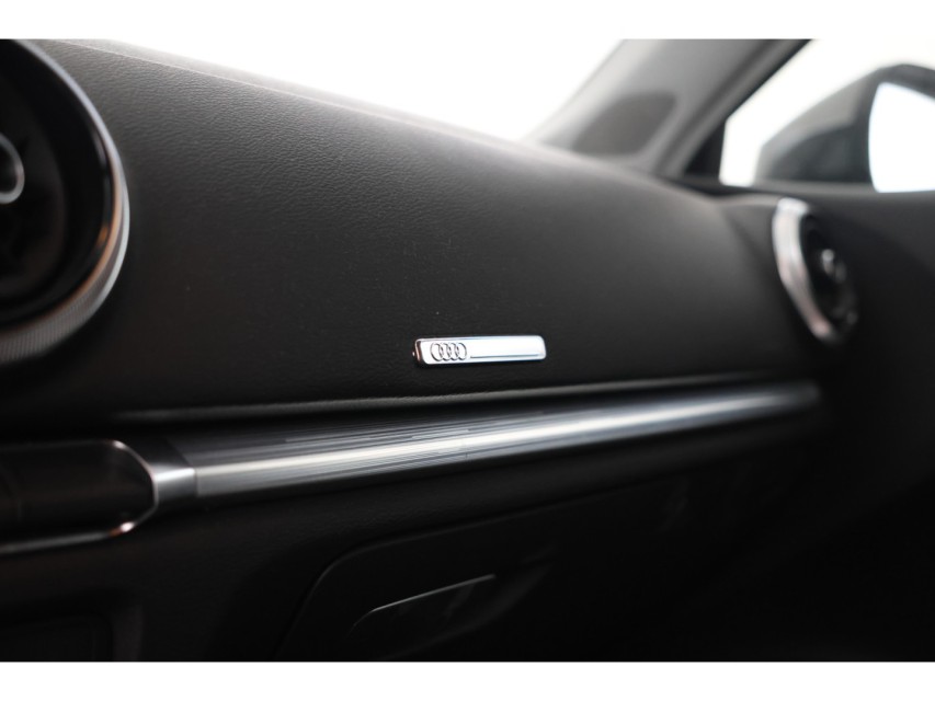 
								Audi A3 Sportback 1.0 TFSI Design Pro Line Plus vol									