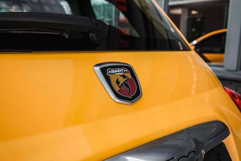 
								Abarth 595 1.4 T-Jet Abarth 595 vol									