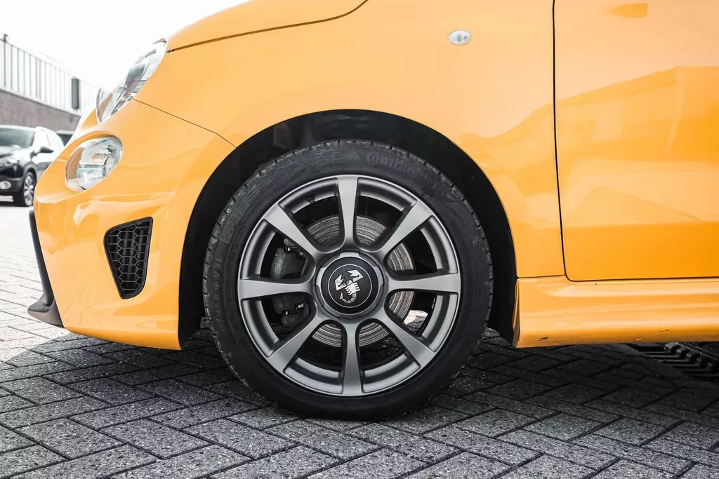 
								Abarth 595 1.4 T-Jet Abarth 595 vol									