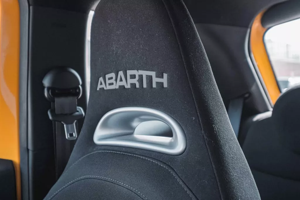 
								Abarth 595 1.4 T-Jet Abarth 595 vol									